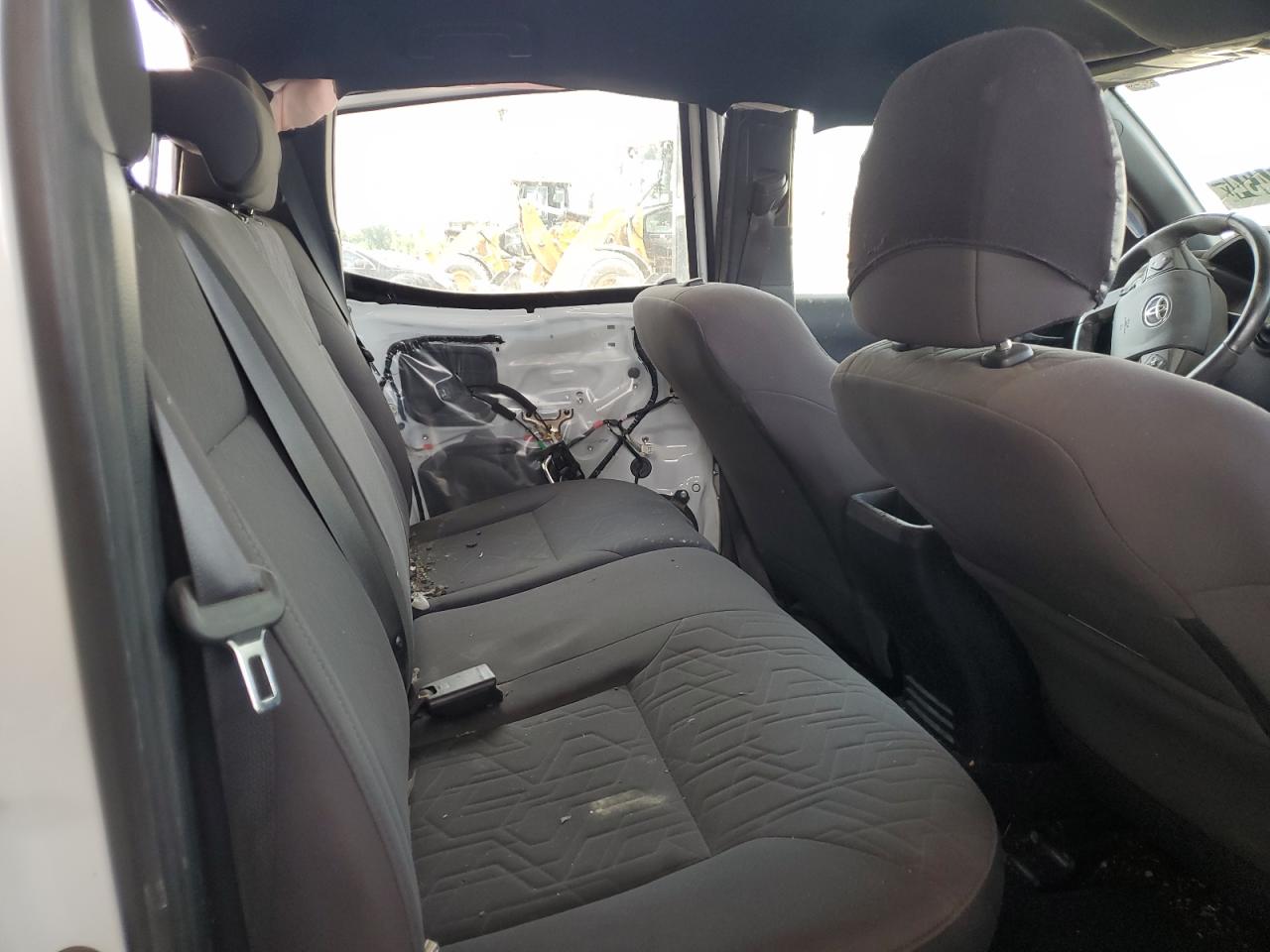 2019 Toyota Tacoma - Image 10