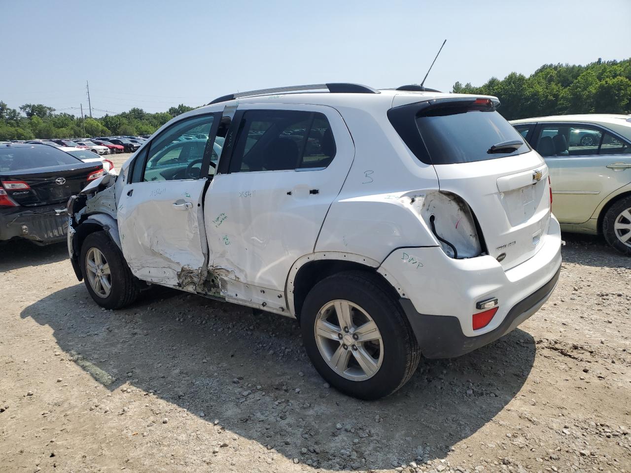 3GNCJPSB4LL265701 2020 CHEVROLET TRAX - Image 2