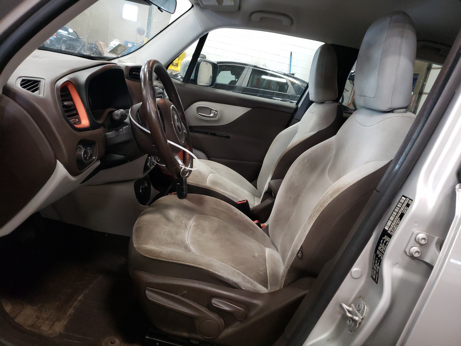 ZACCJBBT0FPB56600 2015 Jeep Renegade Latitude