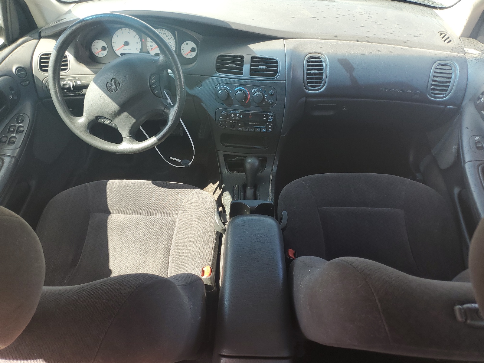 2B3HD46R7YH445977 2000 Dodge Intrepid