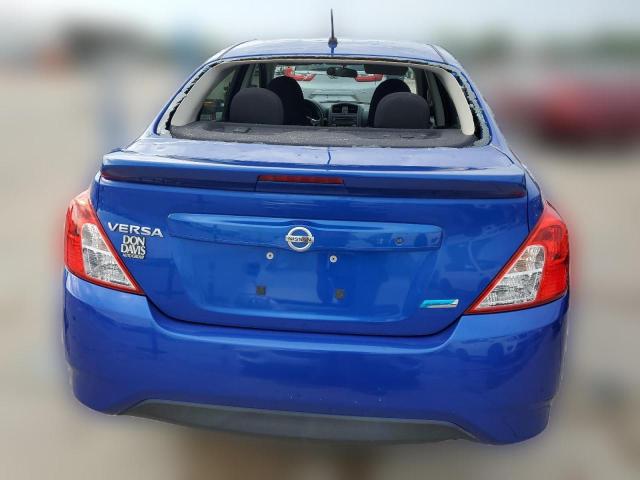  NISSAN VERSA 2015 Синий