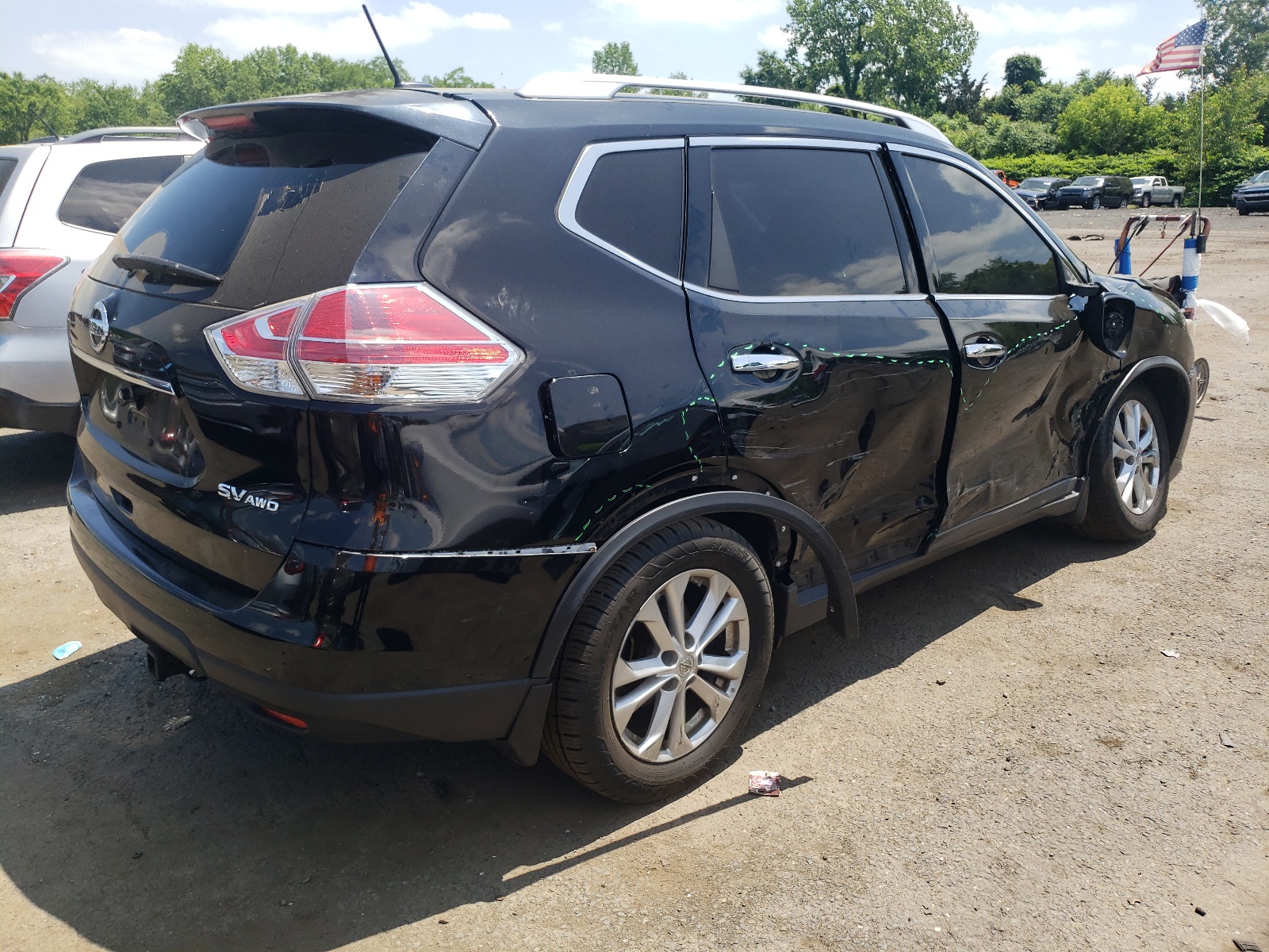 2015 Nissan Rogue S vin: KNMAT2MV4FP557054