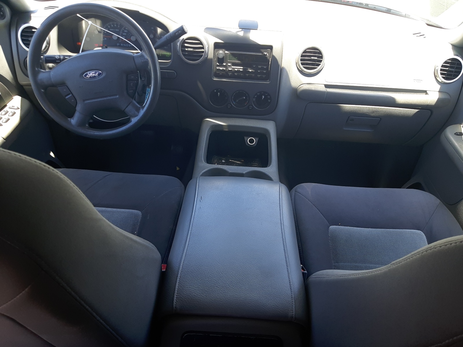 1FMRU15W54LA01918 2004 Ford Expedition Xlt