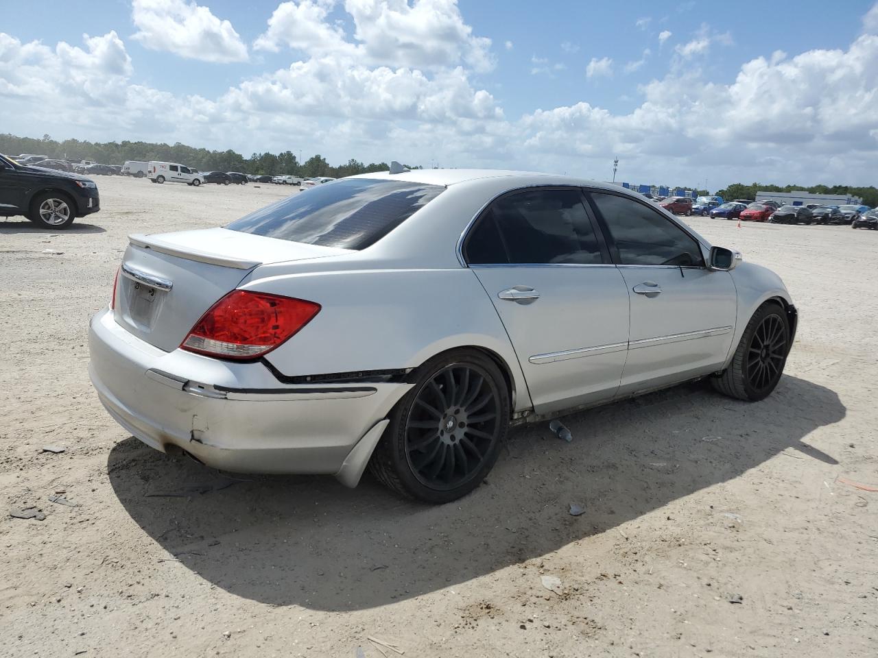 2005 Acura Rl VIN: JH4KB16535C012823 Lot: 60135724
