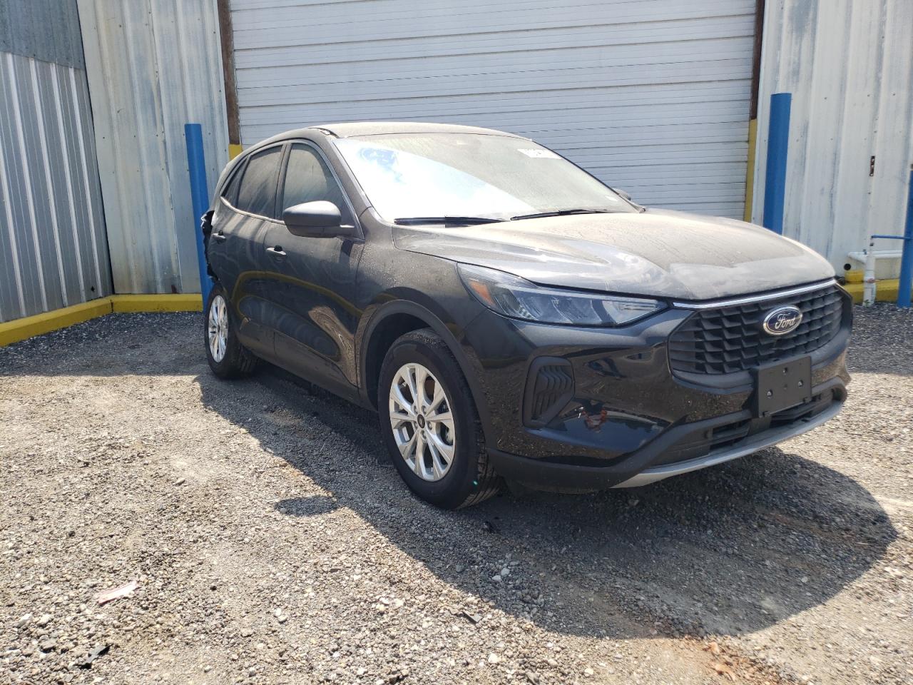 2023 Ford Escape - Image 4