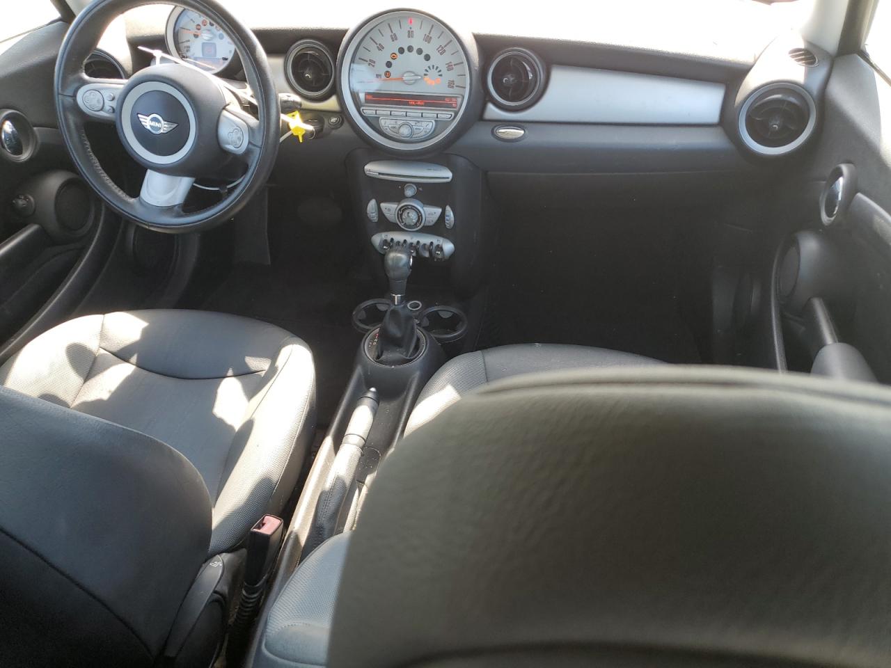 2010 Mini Cooper VIN: WMWMF3C56ATZ23315 Lot: 61058014