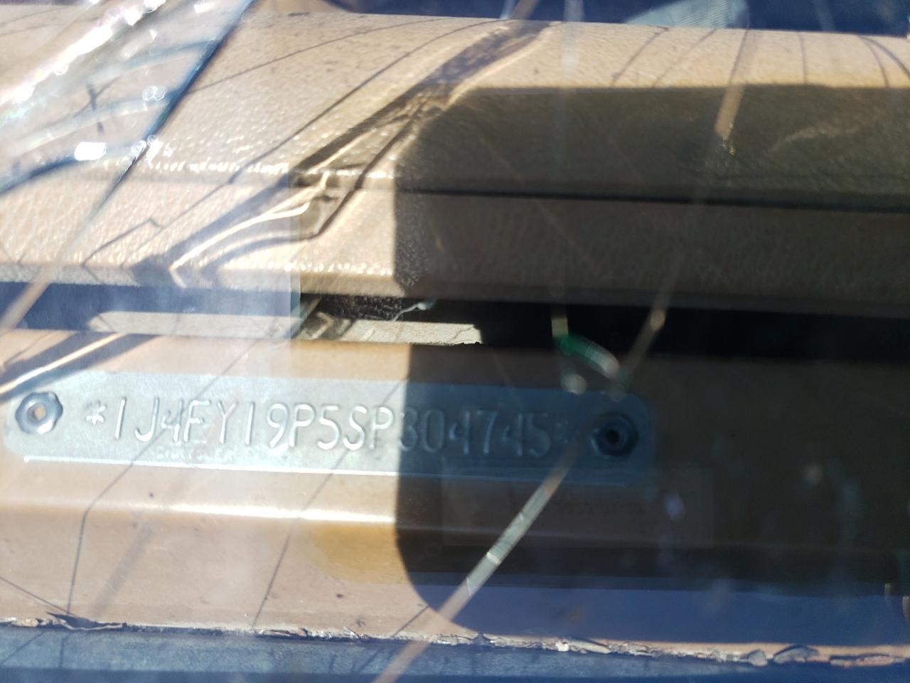 1995 Jeep Wrangler / Yj S VIN: 1J4FY19P5SP304745 Lot: 58725254