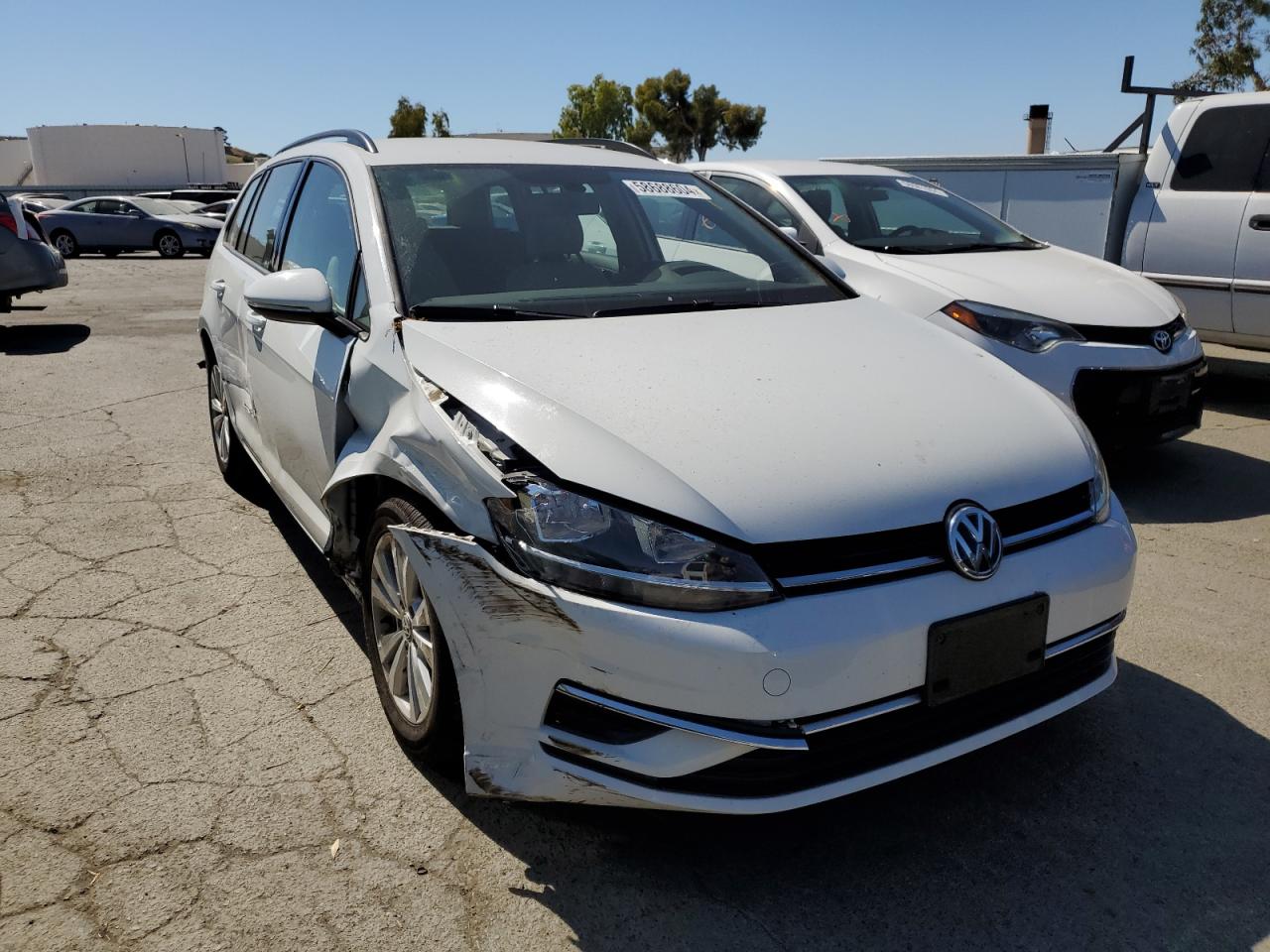 2019 Volkswagen Golf - Image 4