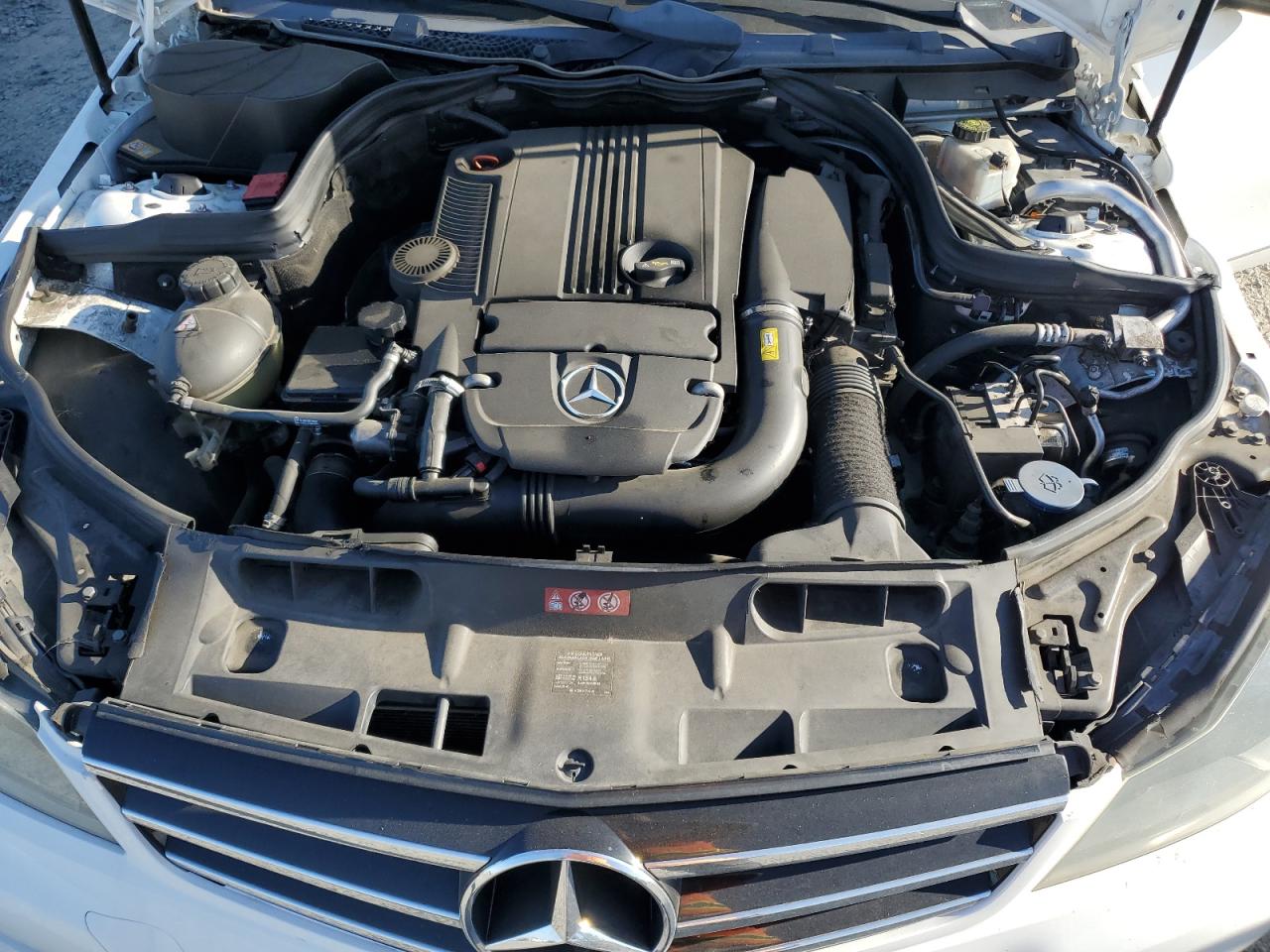 MERCEDES-BENZ C-CLASS 2014 VIN WDDGF4HB2ER310671 photo 11