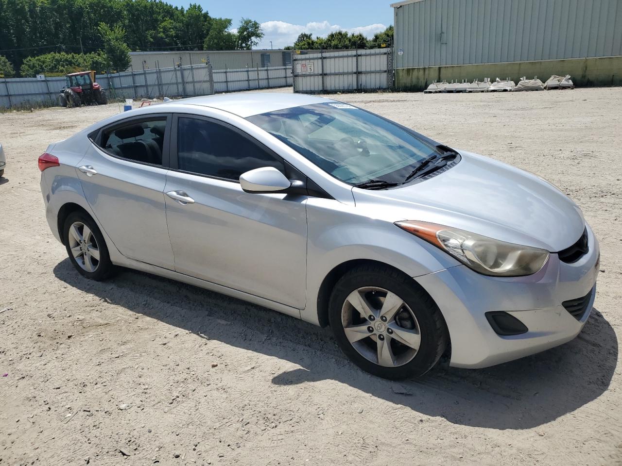 2013 Hyundai Elantra - Image 4