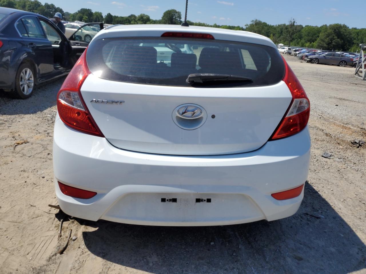 KMHCT5AE8HU338936 2017 Hyundai Accent Se