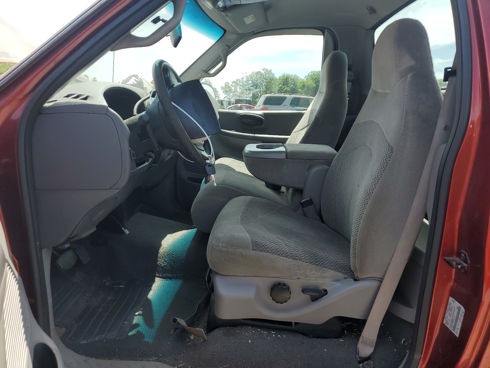 1FTRF18W1YNB63727 2000 Ford F150