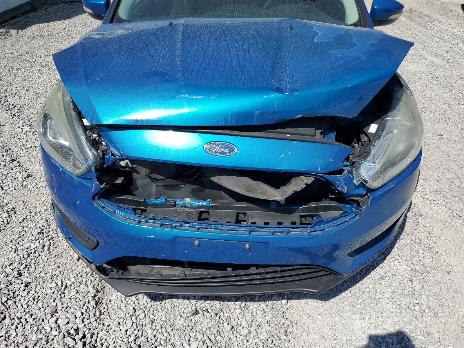 1FADP3F2XFL260409 2015 Ford Focus Se