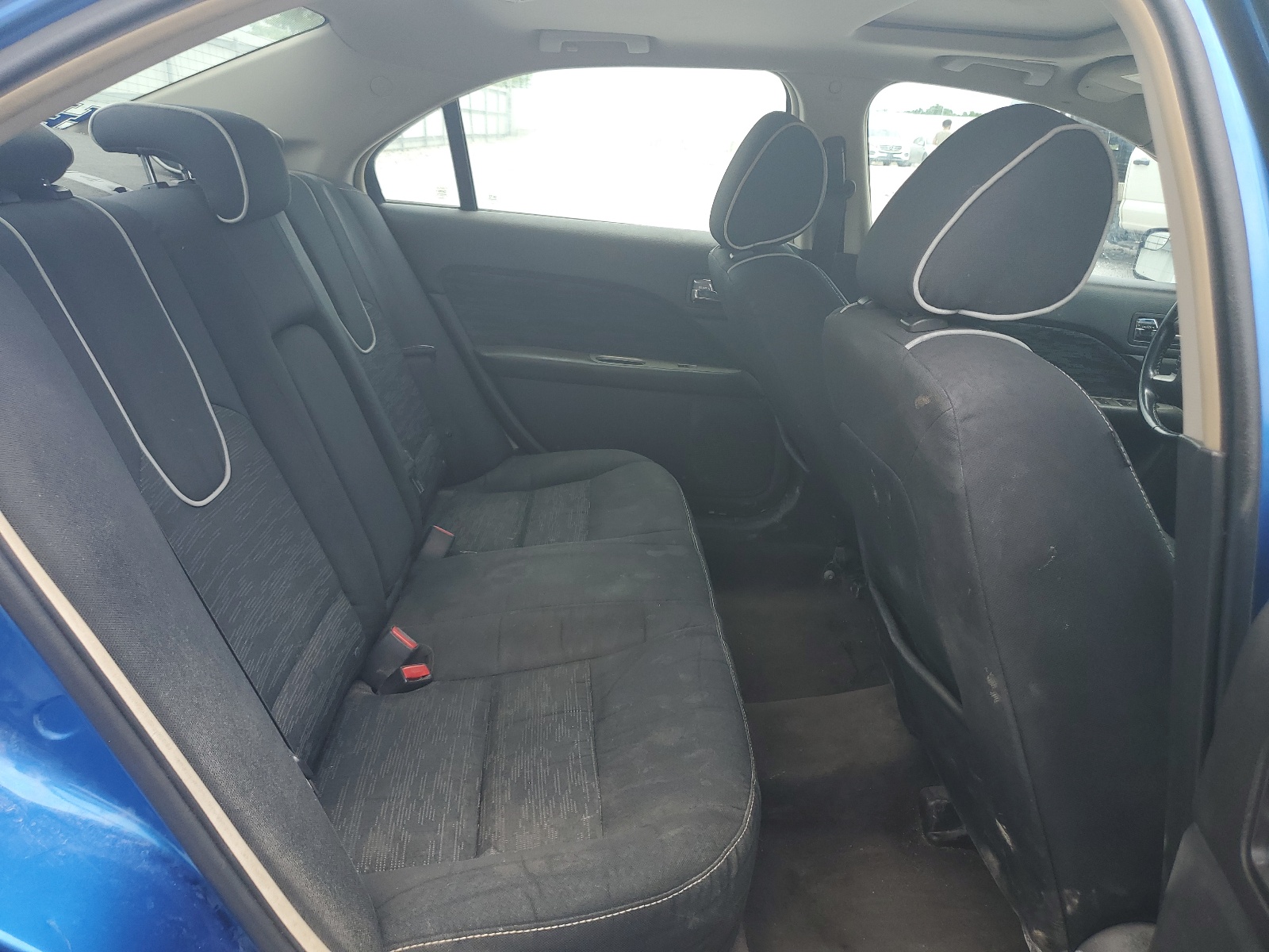 3FAHP0HAXBR138584 2011 Ford Fusion Se