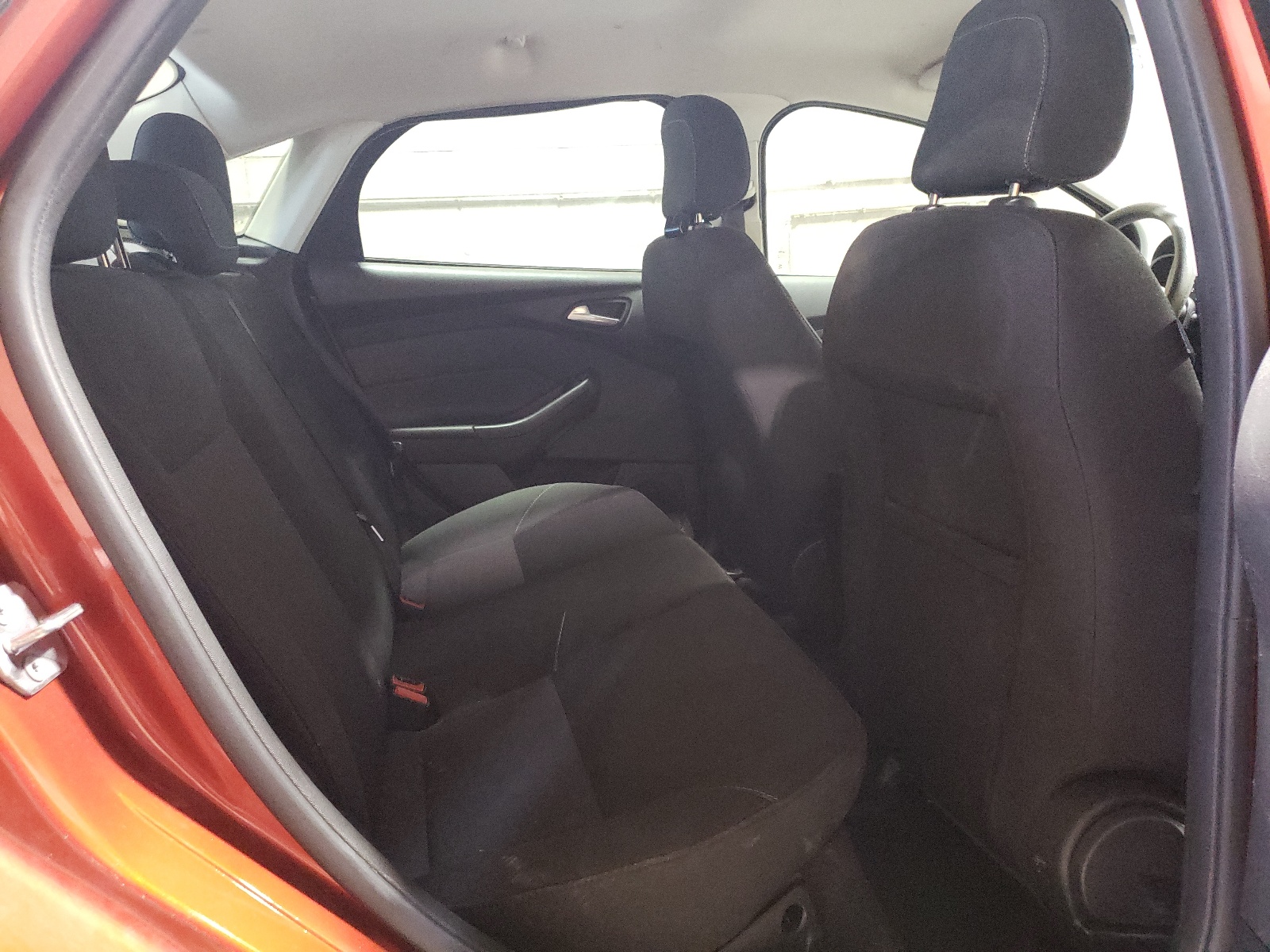 1FADP3FE5JL275452 2018 Ford Focus Se