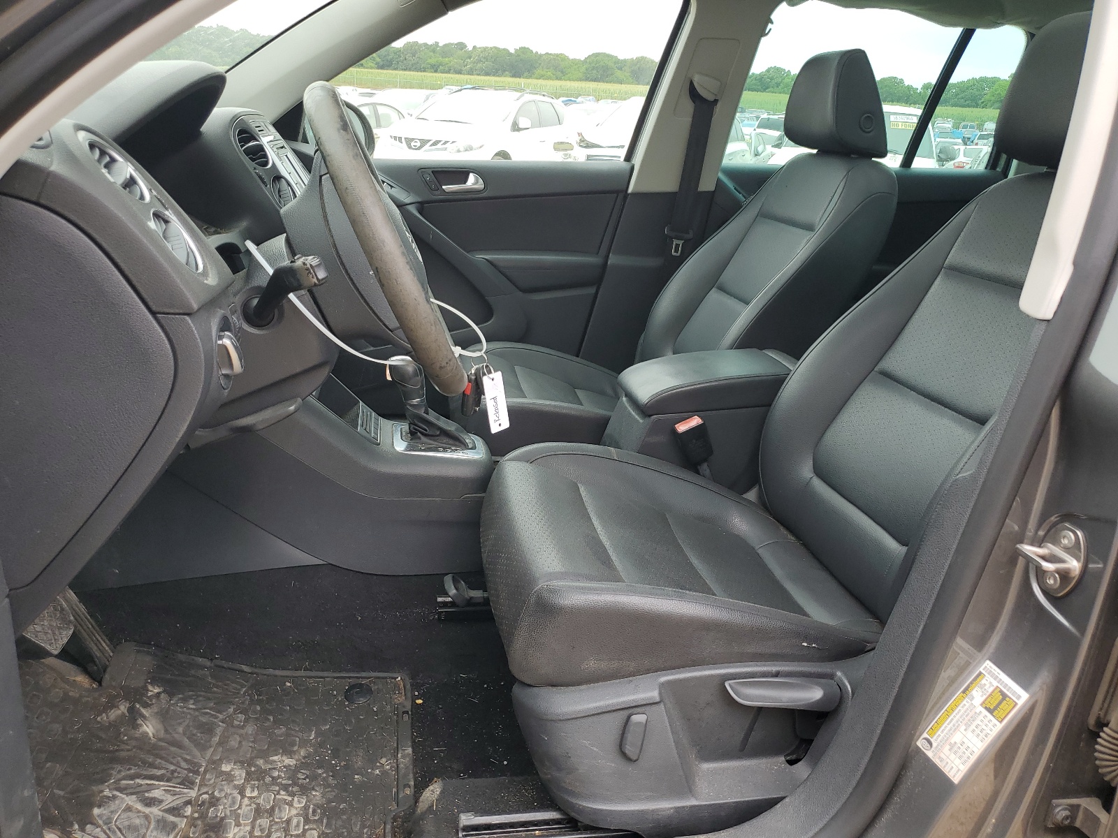 WVGAV7AX8CW003543 2012 Volkswagen Tiguan S