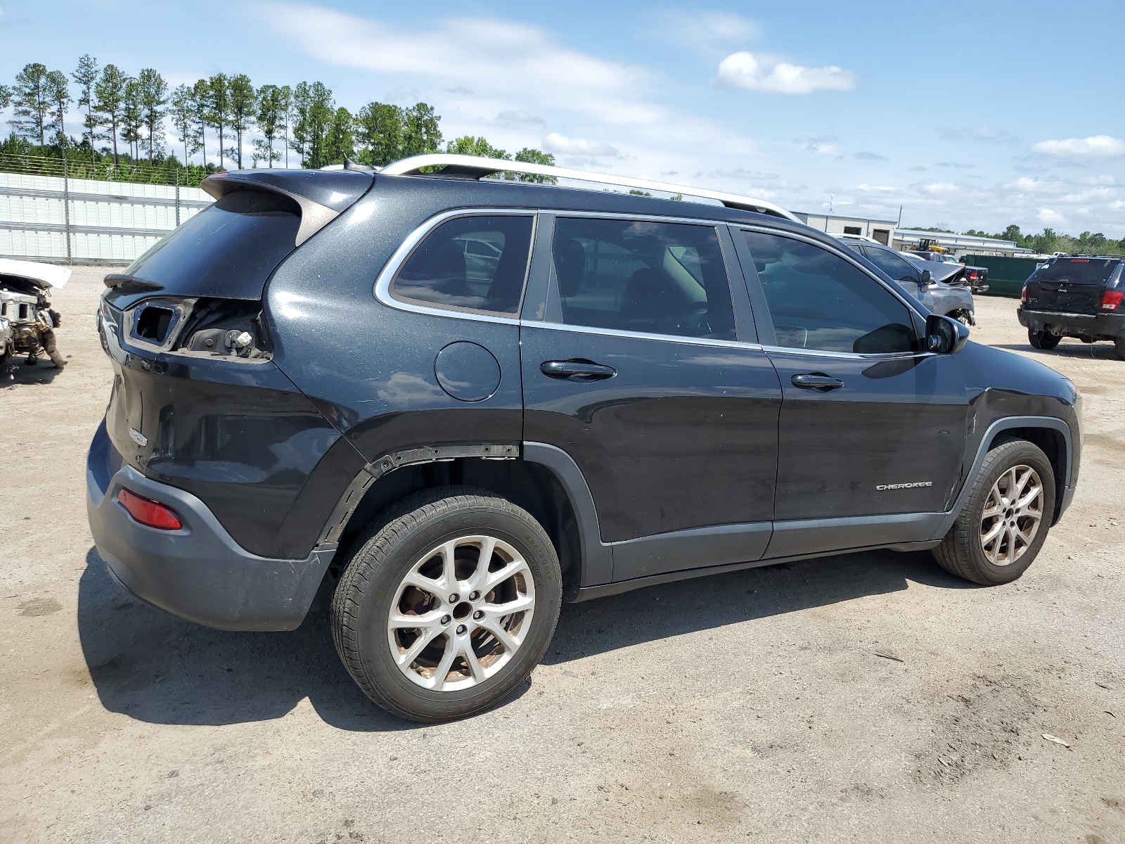 1C4PJLCB5FW655836 2015 Jeep Cherokee Latitude