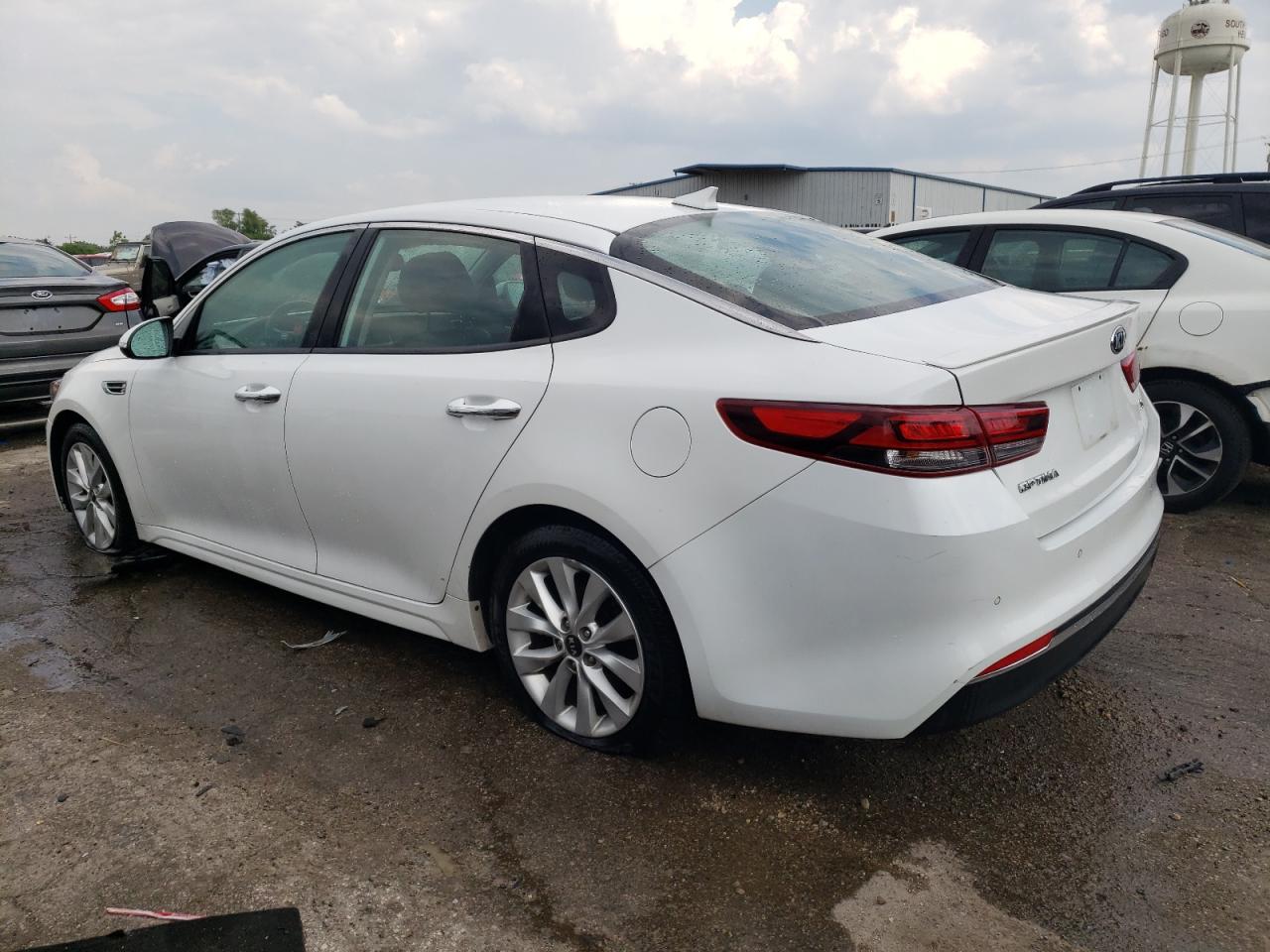 VIN 5XXGT4L35JG218115 2018 KIA OPTIMA no.2