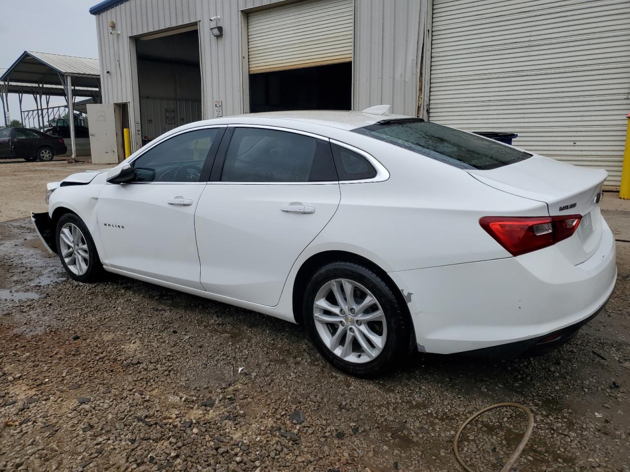 1G1ZD5ST4JF224220 2018 CHEVROLET MALIBU - Image 2