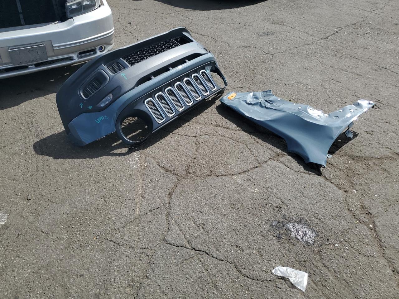 2017 Jeep Renegade Sport VIN: ZACCJBAB4HPE49550 Lot: 56369324