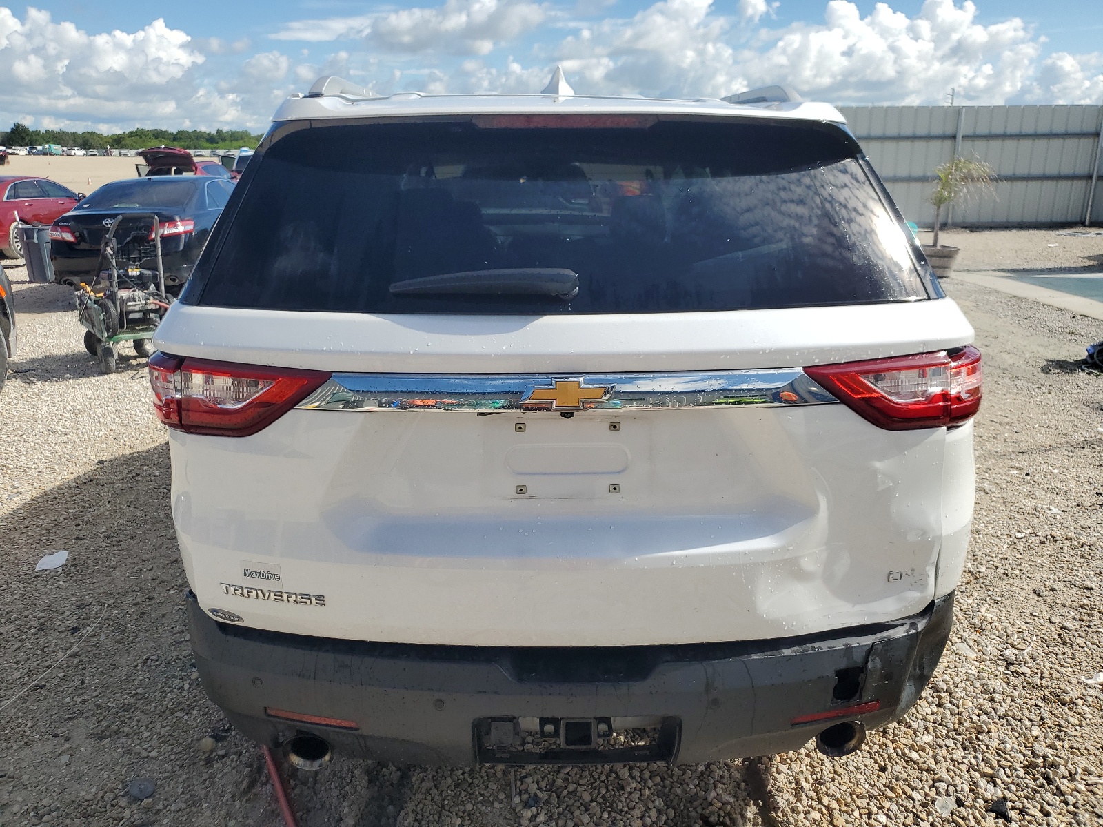 1GNERGKW3JJ110243 2018 Chevrolet Traverse Lt