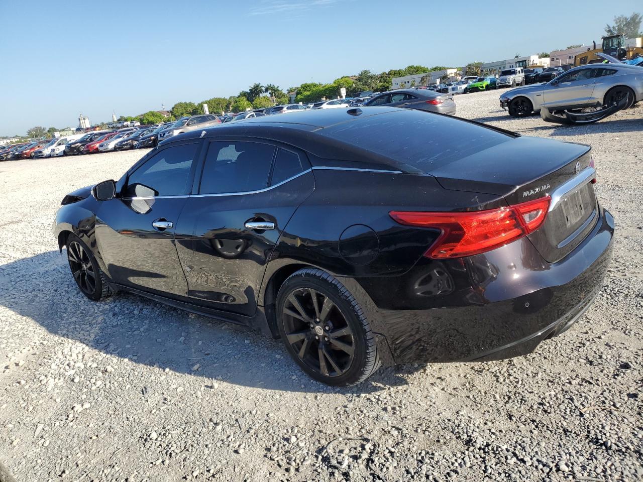 2016 Nissan Maxima - Image 2