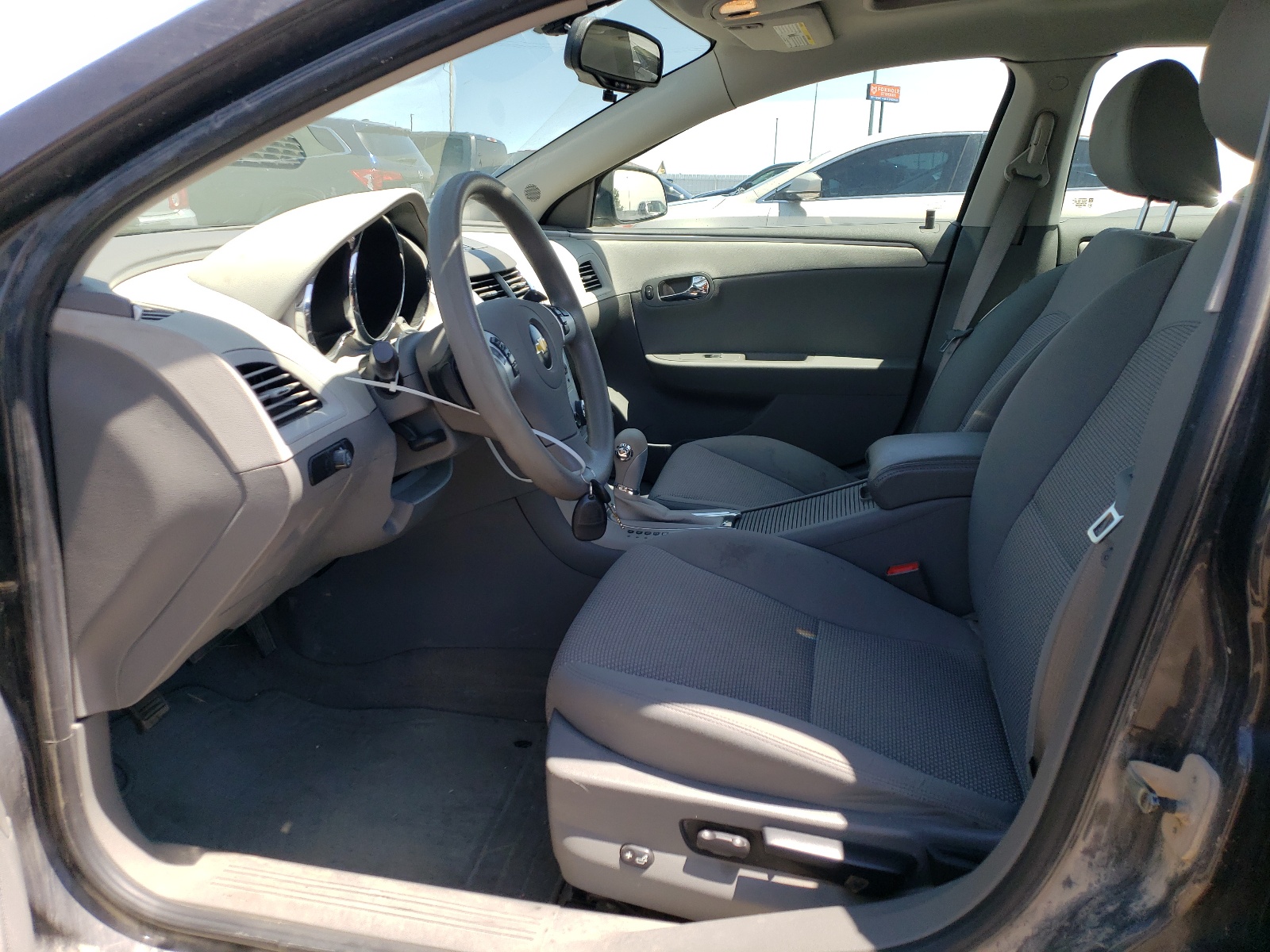 1G1ZC5EB9AF299324 2010 Chevrolet Malibu 1Lt