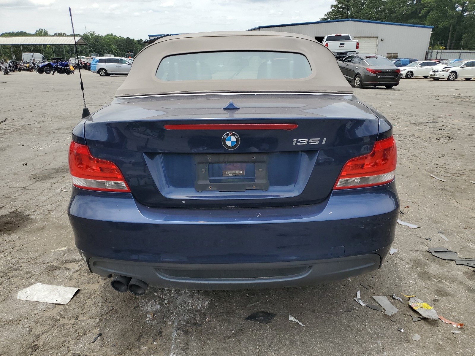 2013 BMW 135 I vin: WBAUN7C56DVM27076