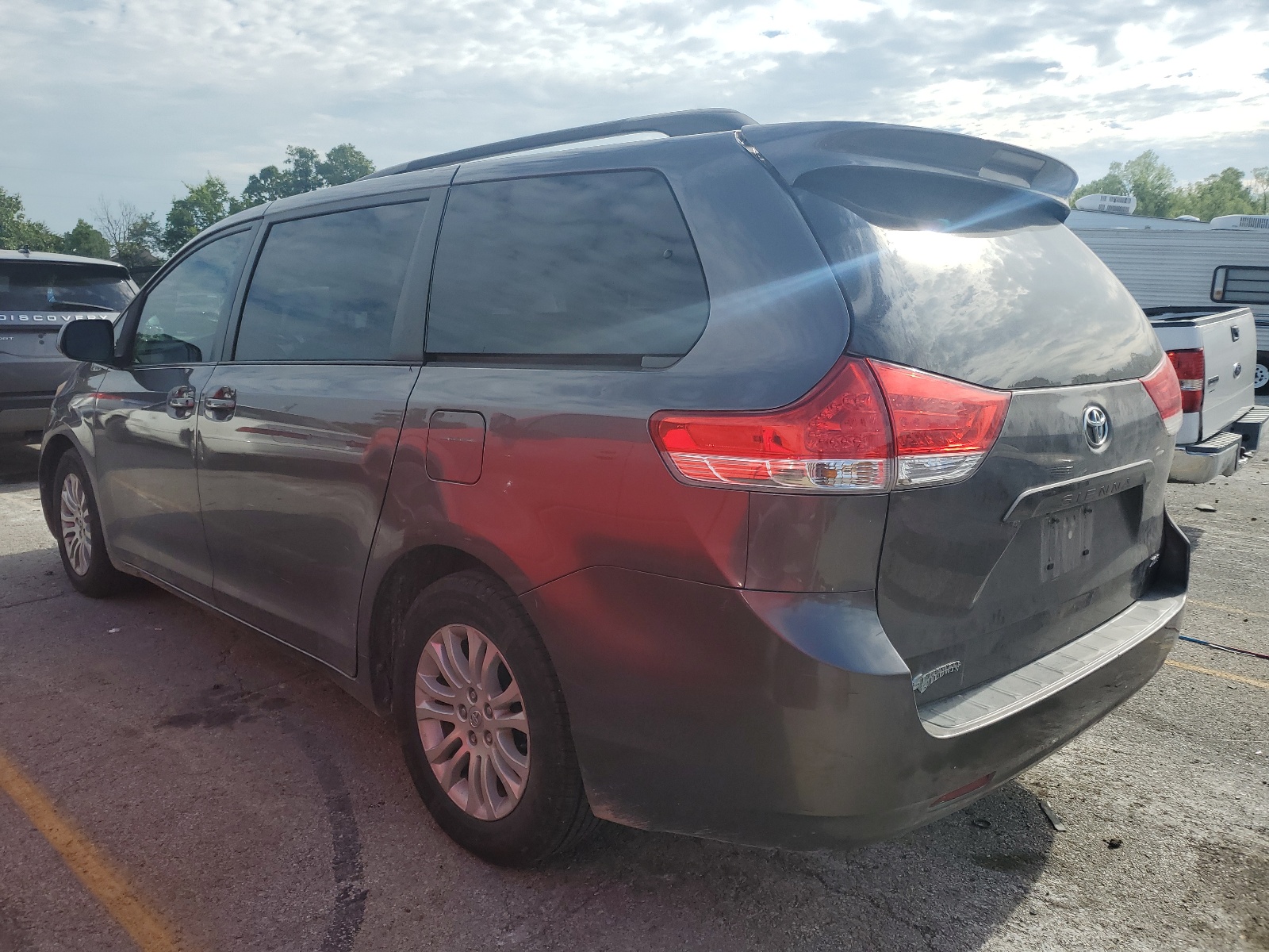 2012 Toyota Sienna Xle vin: 5TDYK3DC3CS204134