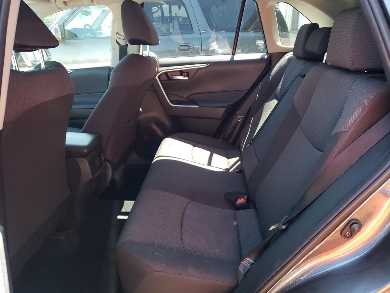 2021 Toyota Rav4 Xle VIN: JTMW1RFV0MD084544 Lot: 60240714