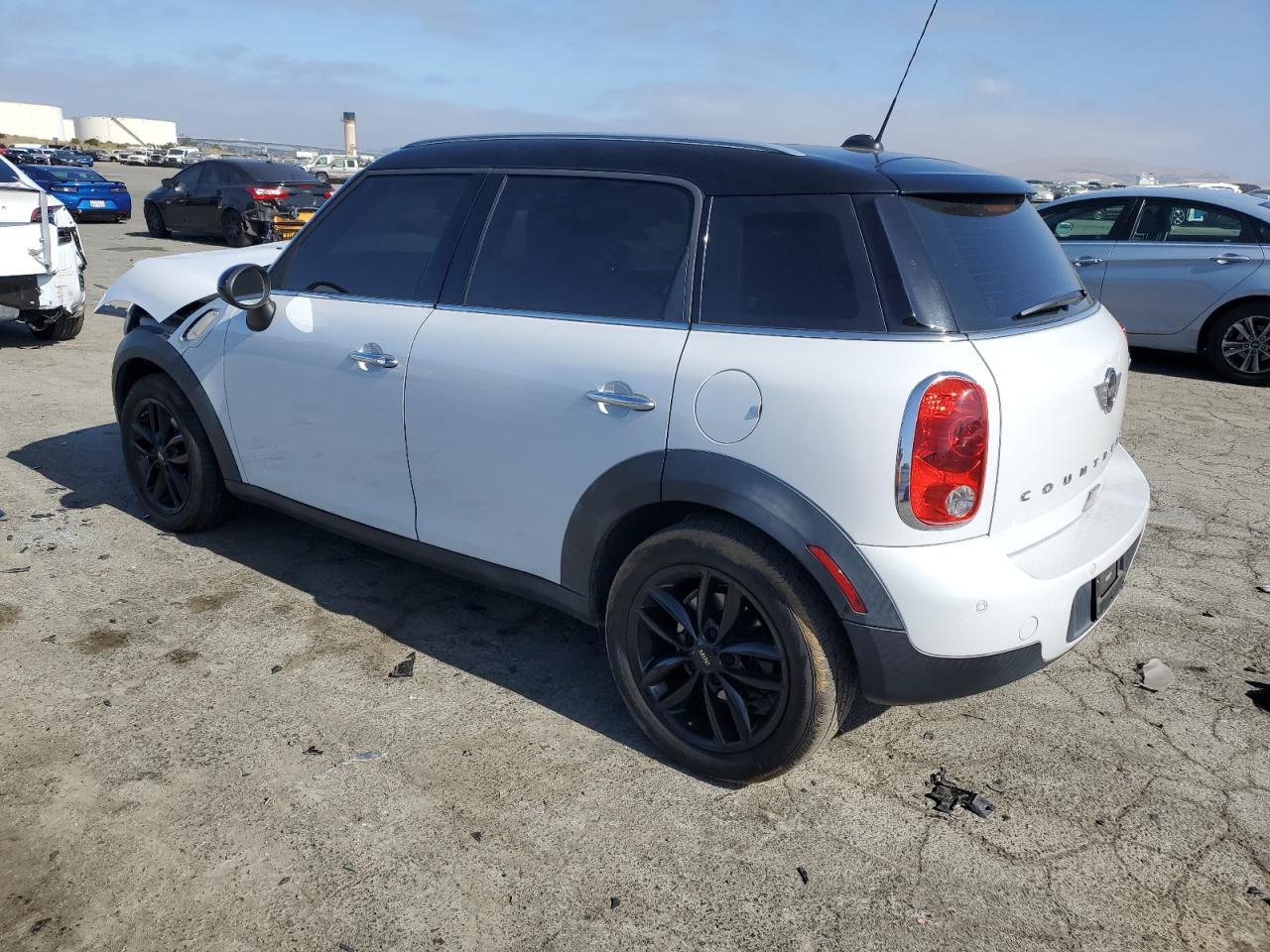 VIN WMWZB3C5XEWR39653 2014 MINI COOPER no.2