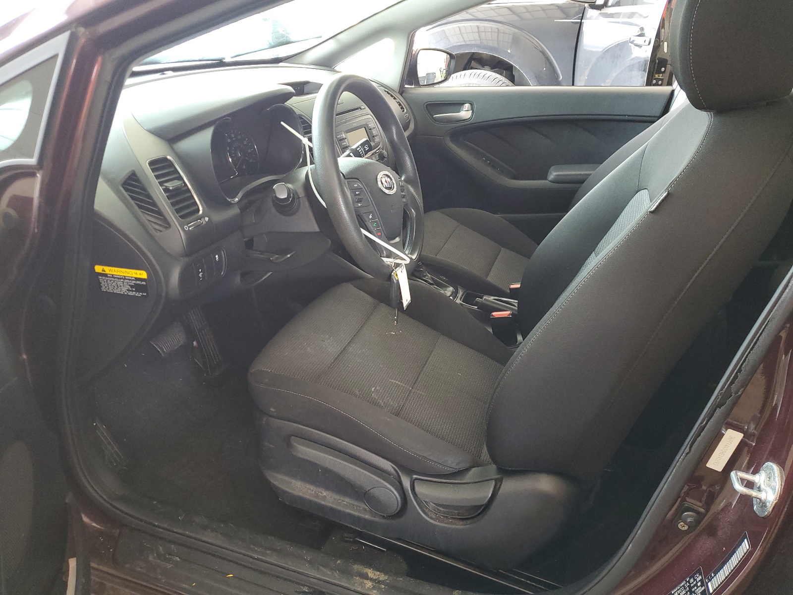 3KPFK4A70HE141693 2017 Kia Forte Lx