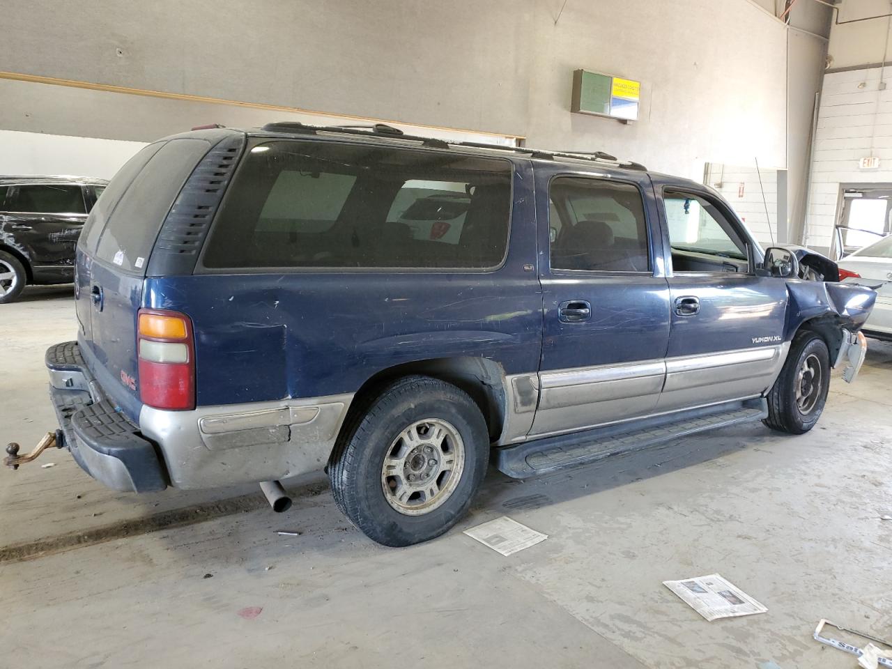 2000 GMC Yukon - Image 3