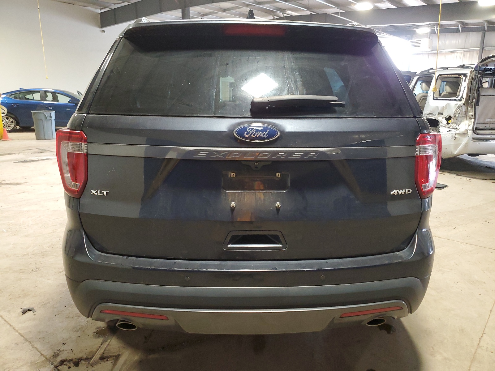 1FM5K8D85HGD95144 2017 Ford Explorer Xlt