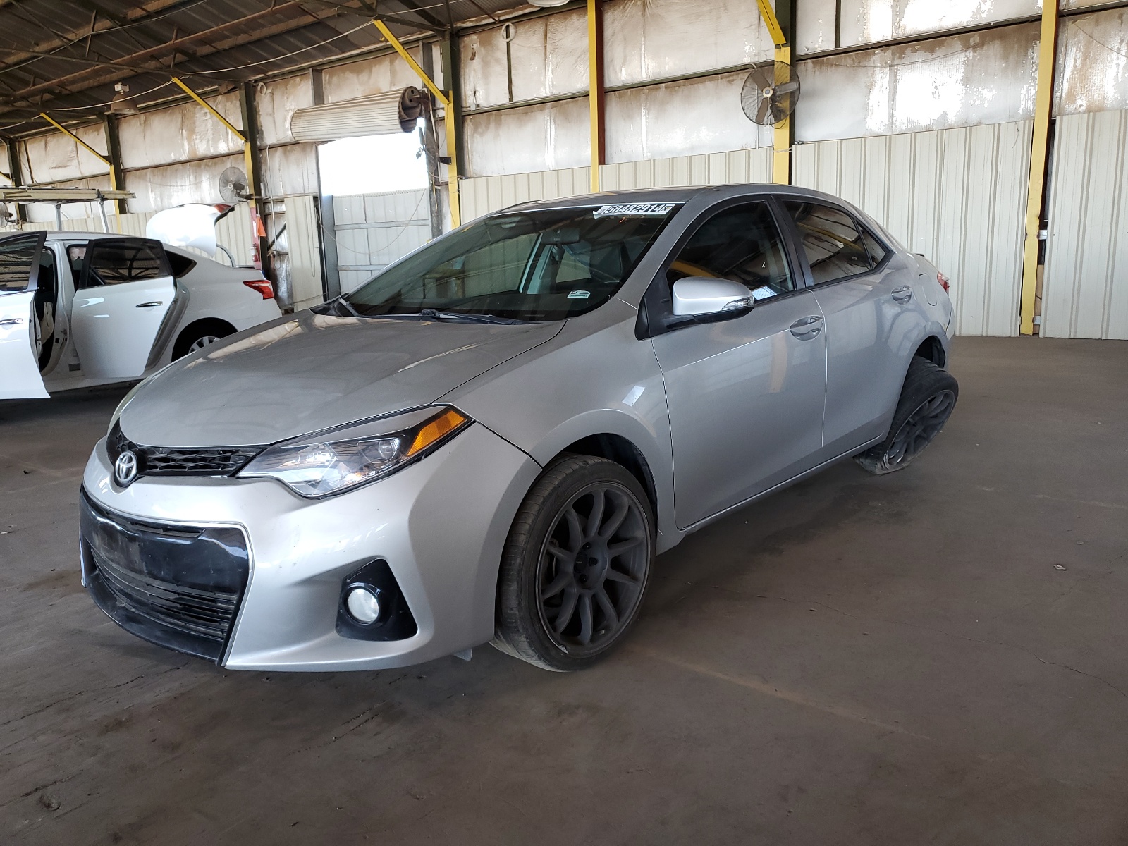 2015 Toyota Corolla L vin: 5YFBURHE4FP357407