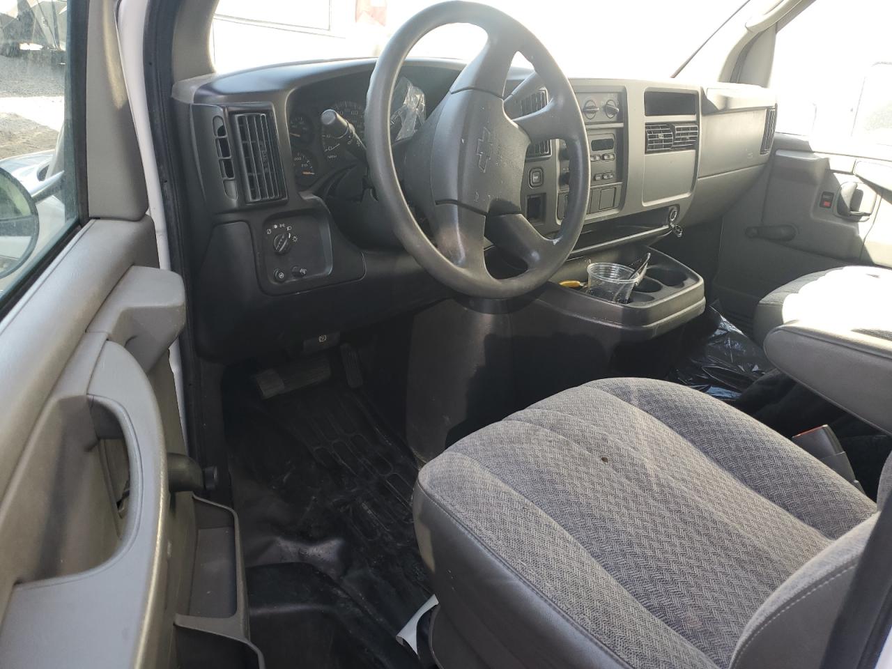 2005 Chevrolet Express G3500 VIN: 1GBHG31U051158118 Lot: 59421734