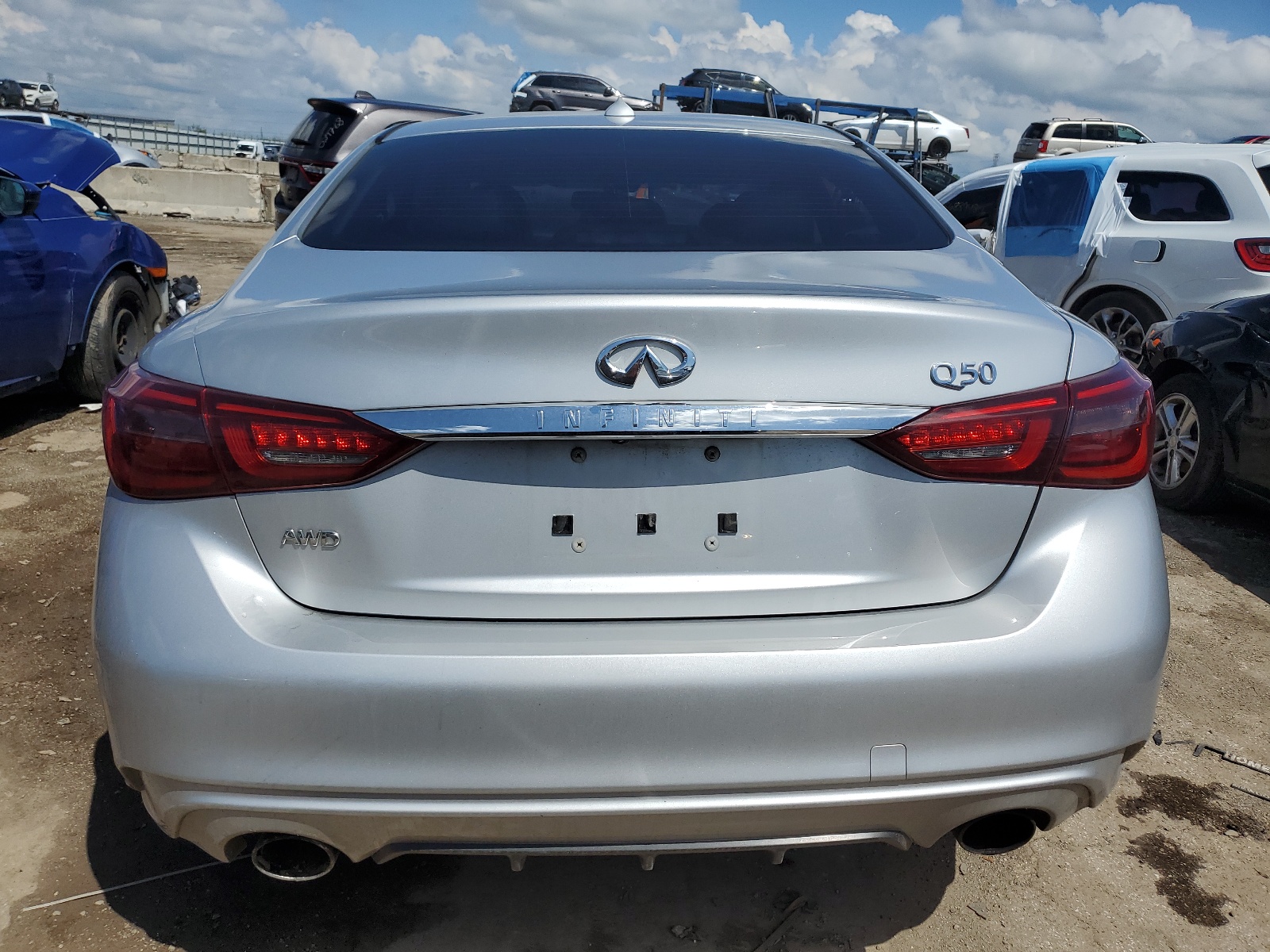 JN1EV7AR2JM437461 2018 Infiniti Q50 Luxe