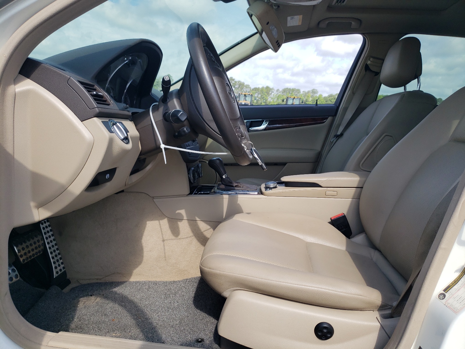 WDDGF5EB1AR114838 2010 Mercedes-Benz C 300