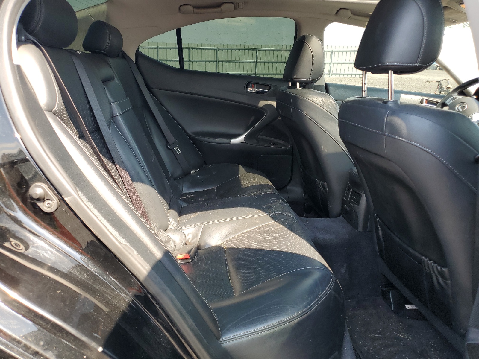 JTHCE5C26B5000128 2011 Lexus Is 350