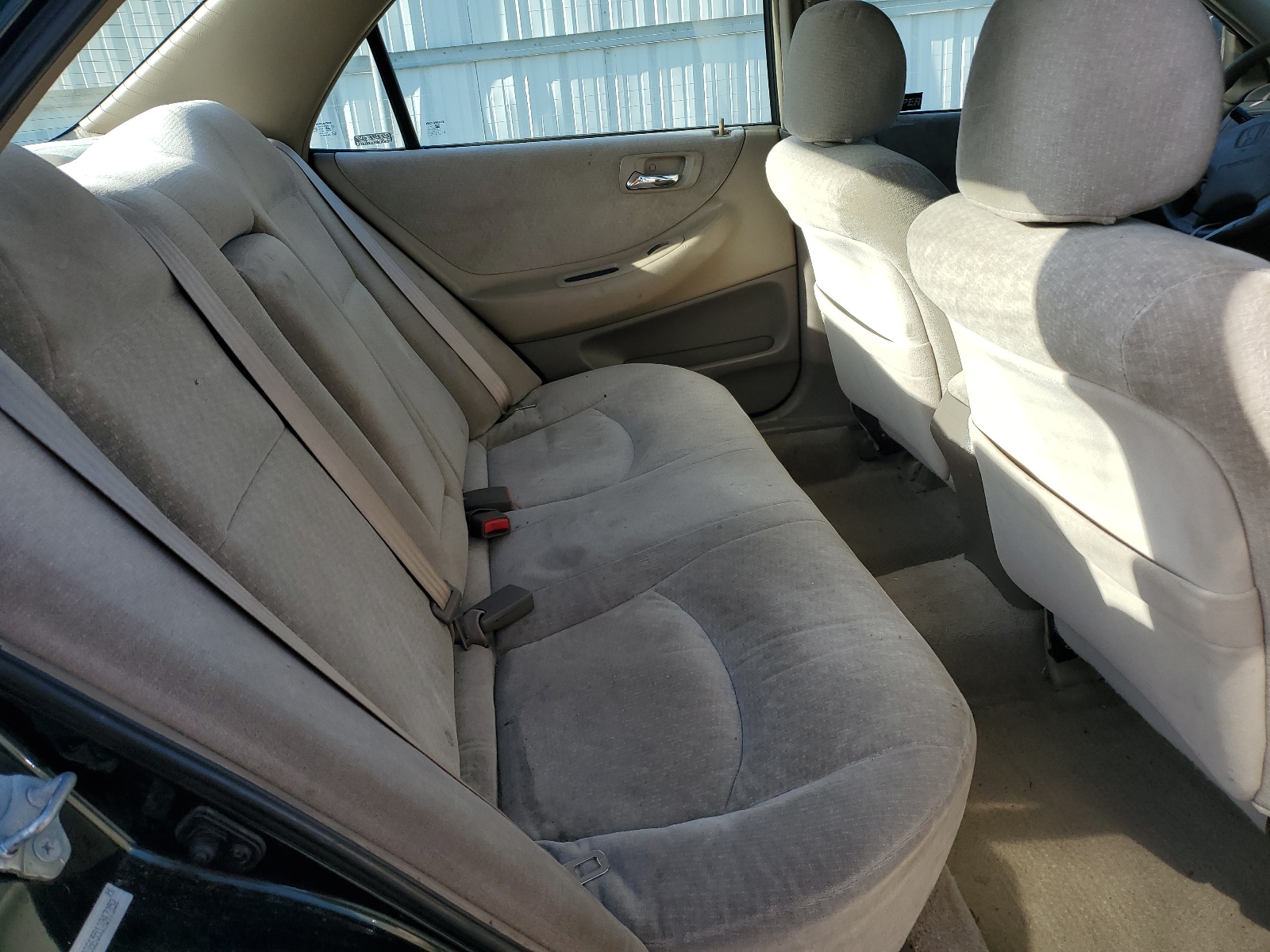 1HGCG66551A047052 2001 Honda Accord Lx