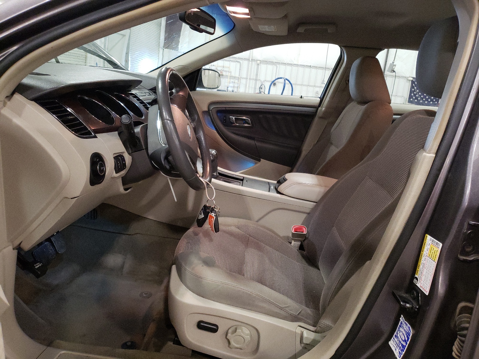 1FAHP2EW1BG189698 2011 Ford Taurus Sel