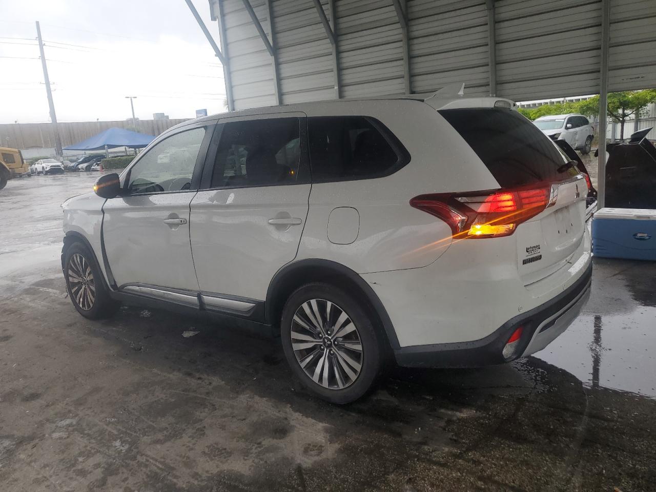 JA4AD3A38KJ002346 2019 MITSUBISHI OUTLANDER - Image 2