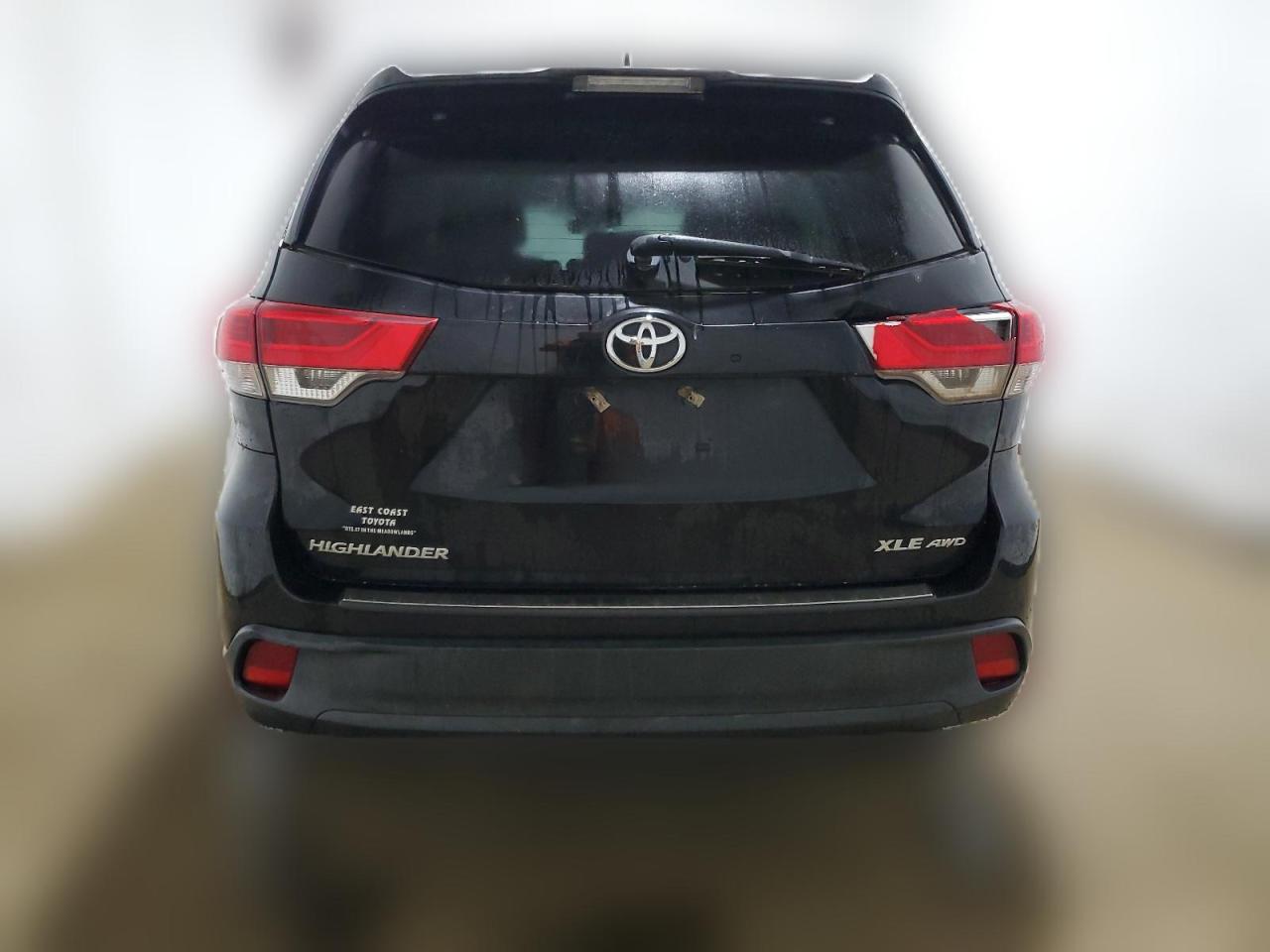 2018 Toyota Highlander Se VIN: 5TDJZRFHXJS876407 Lot: 58671434