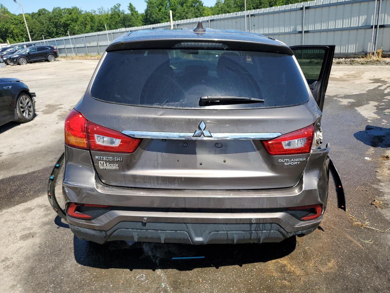 JA4AR3AU8JZ009128 2018 Mitsubishi Outlander Sport Es