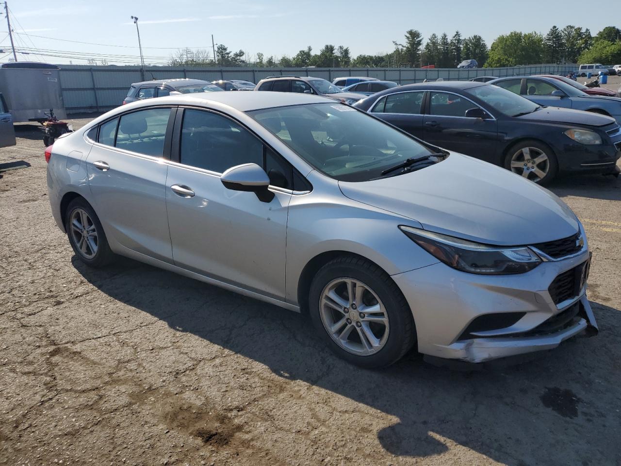 2018 Chevrolet Cruze - Image 4