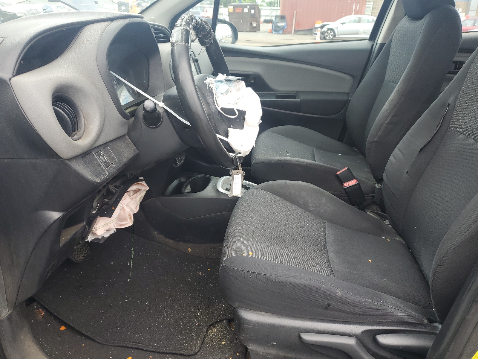 VNKKTUD35FA047403 2015 Toyota Yaris