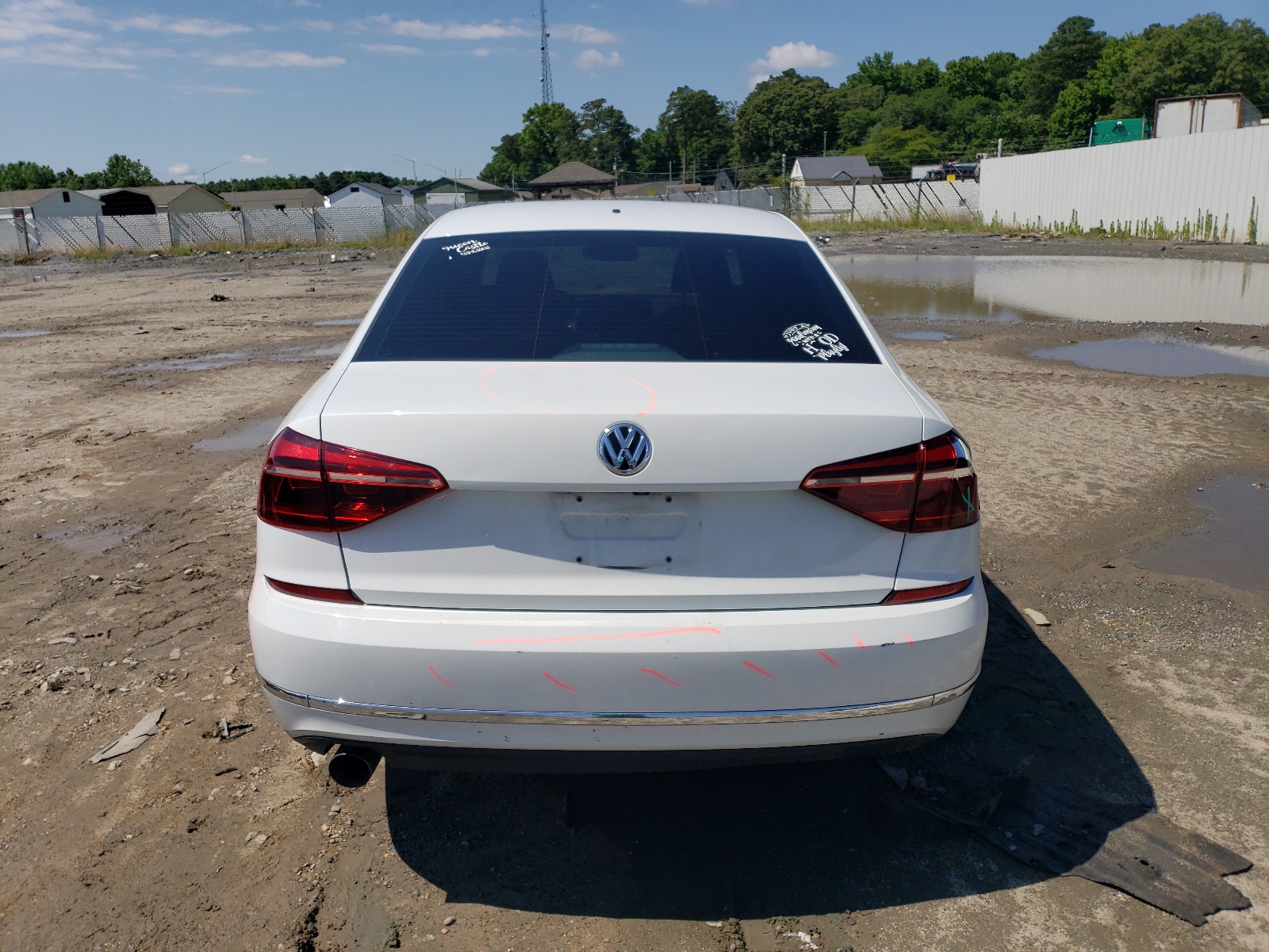 1VWAA7A37JC022593 2018 Volkswagen Passat S