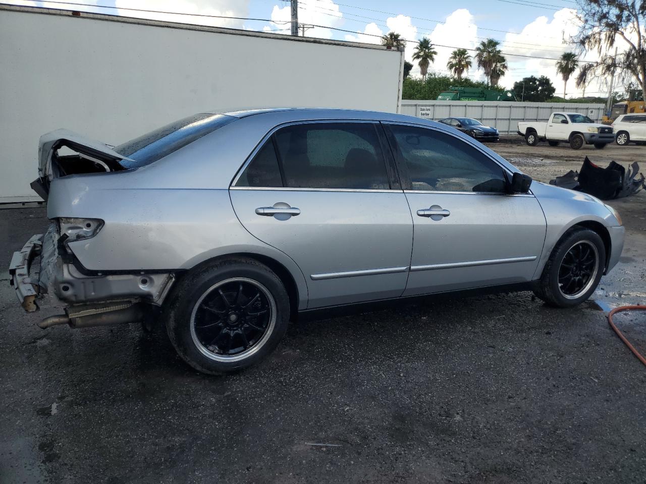 2005 Honda Accord - Image 3