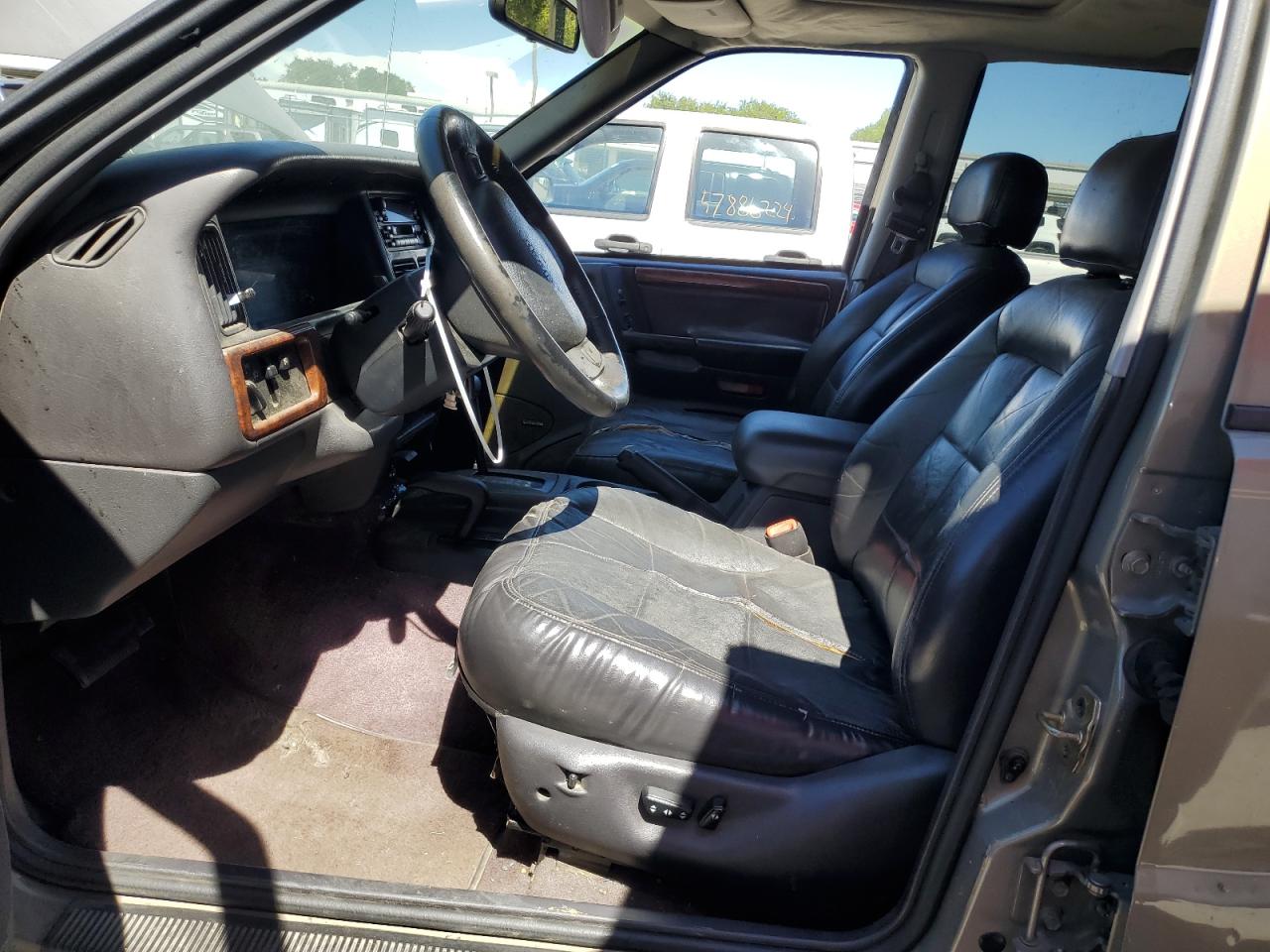 1996 Jeep Grand Cherokee Limited VIN: 1J4GZ78Y4TC373370 Lot: 57335344