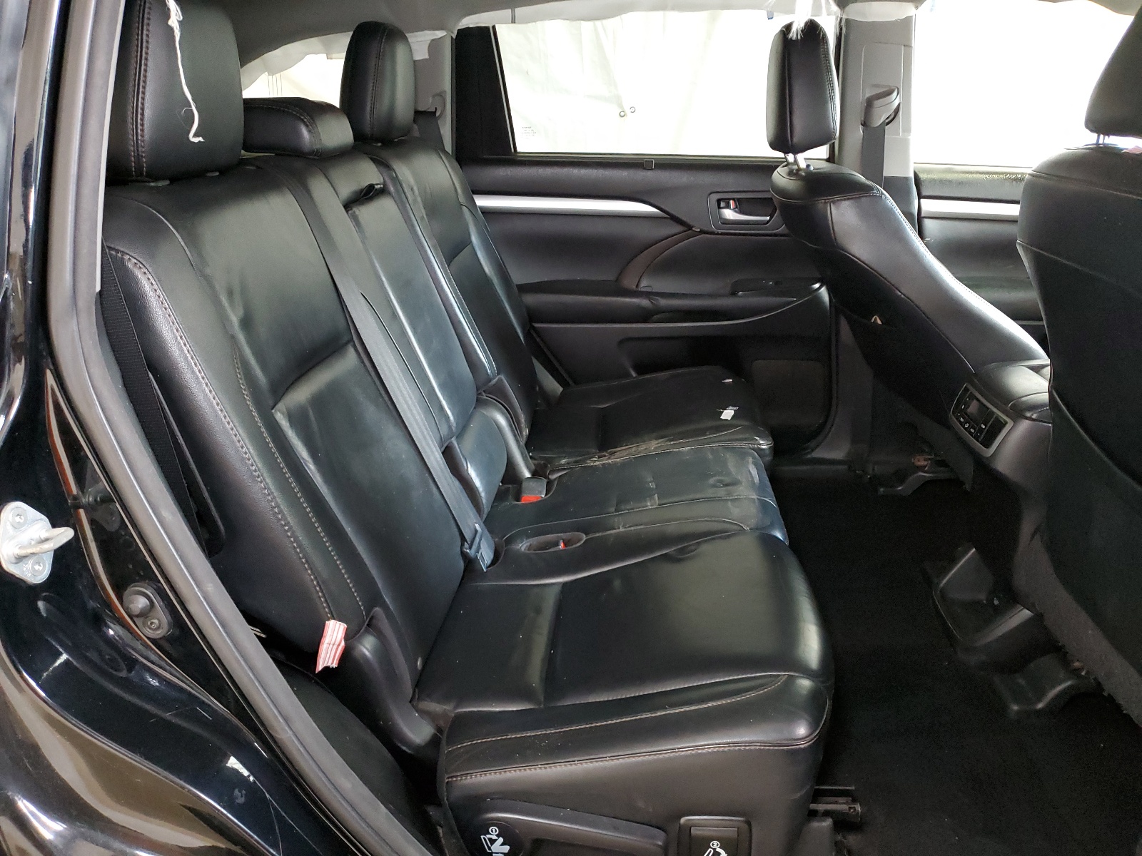 5TDJKRFH4GS314144 2016 Toyota Highlander Xle